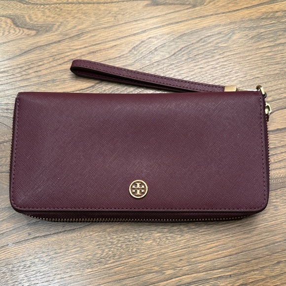 Tory Burch Robinson Zip Continental Wallet in Burgundy - Picture 2 of 6